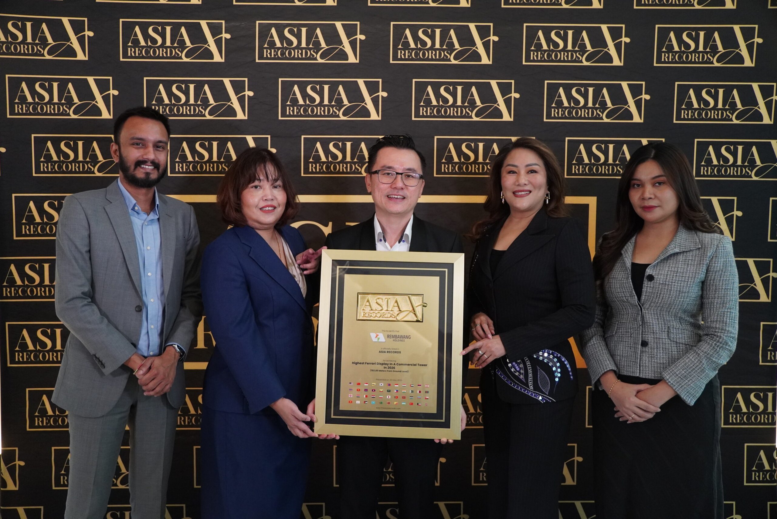 Rembawang Holdings 创下亚洲纪录 —— 2026年商业大厦内法拉利展示位置最高纪录，达地面以上102.85米