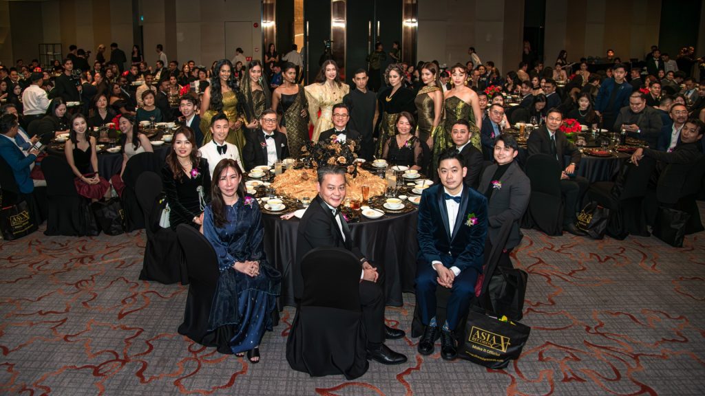 Group Photo with Asia Record VIP