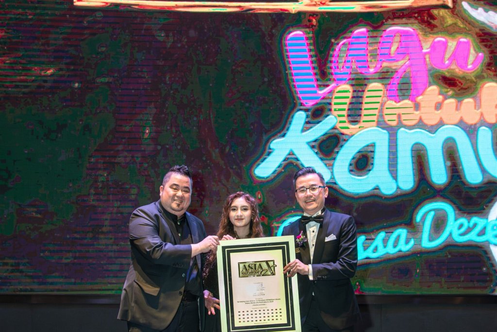 Alyssa Dezek 单曲《Lagu Untuk Kamu》荣获亚洲纪录认证 —— 荣膺"2025年首位YouTube音乐视频观看量突破3亿次的马来西亚艺人"殊荣